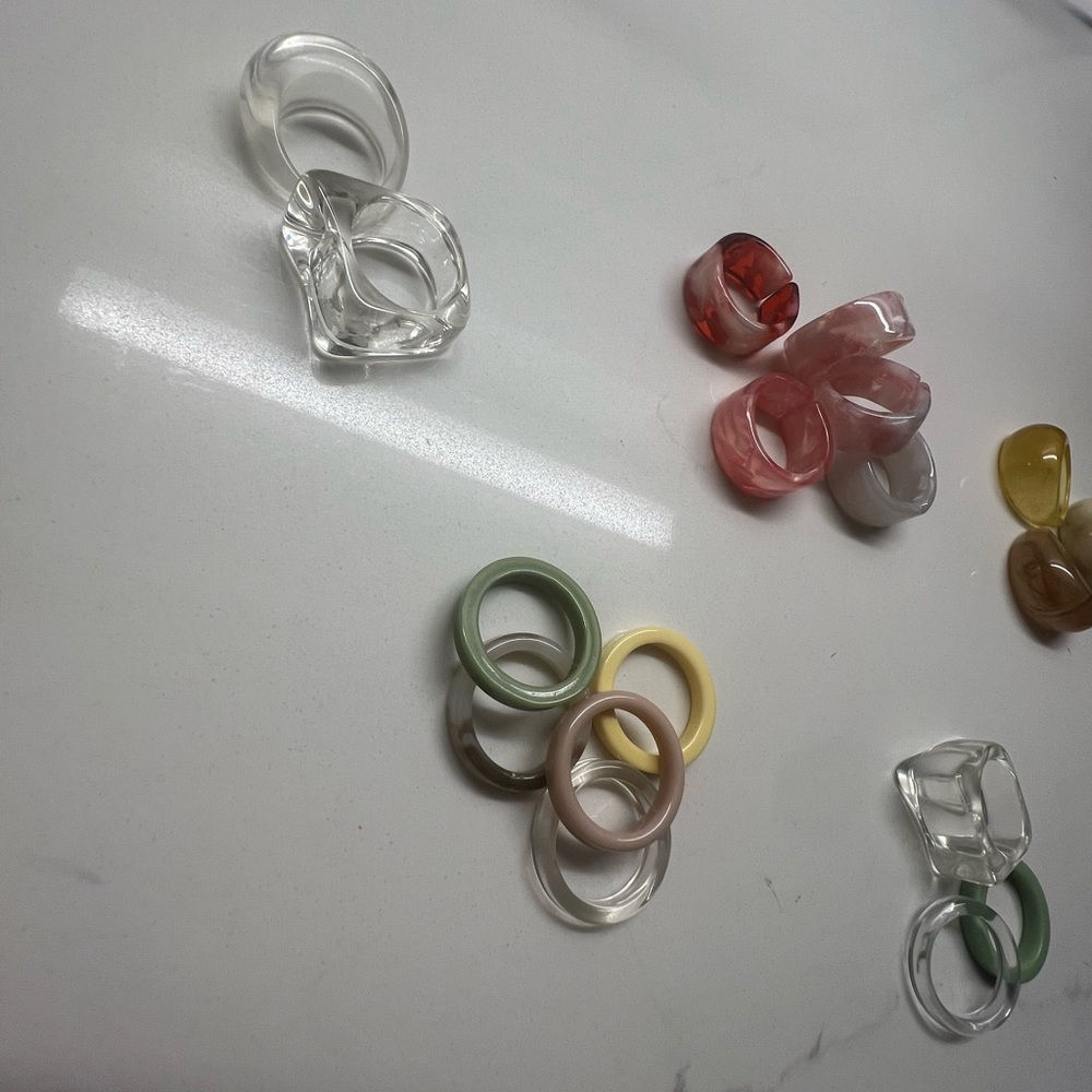 Assorted Resin Rings - Picture 2 of 8